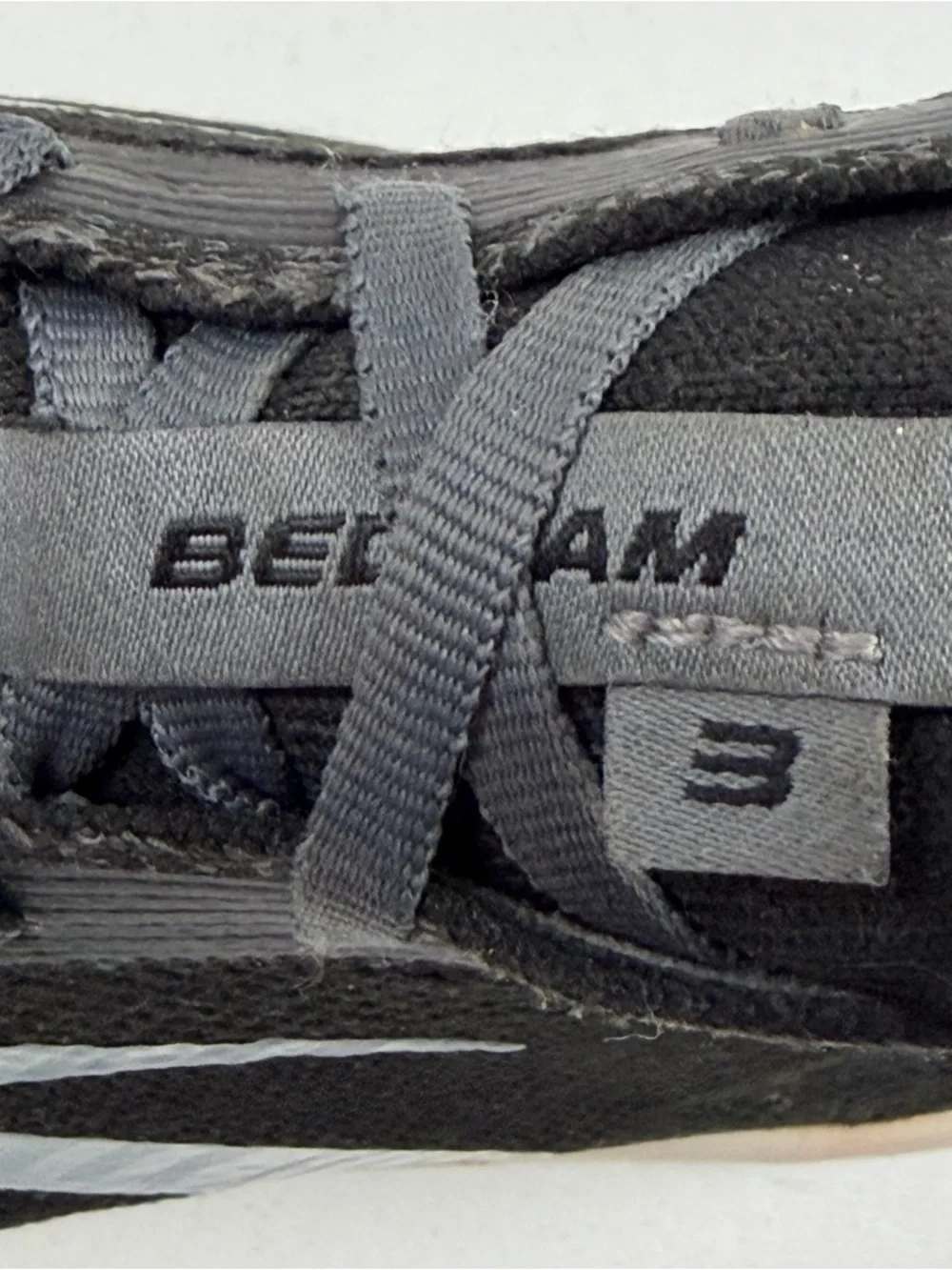 Brooks Bedlam 3 Women's Black & Metallic Running Shoes - Picture 9 of 10